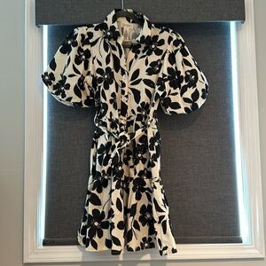 Jessica Simpson Cream and Black puff sleeve dress